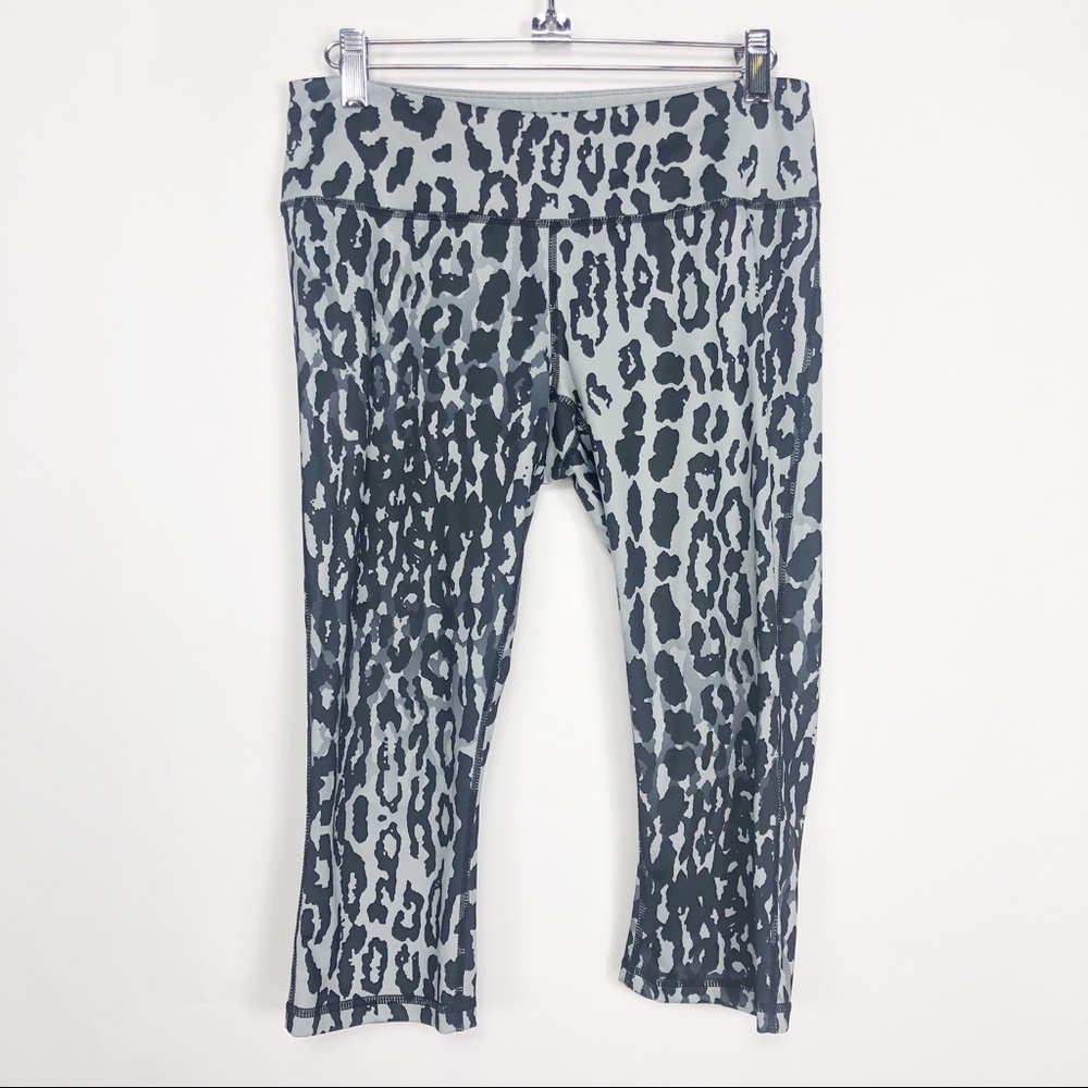 Zella Leopard Grey Black Cropped Leggings